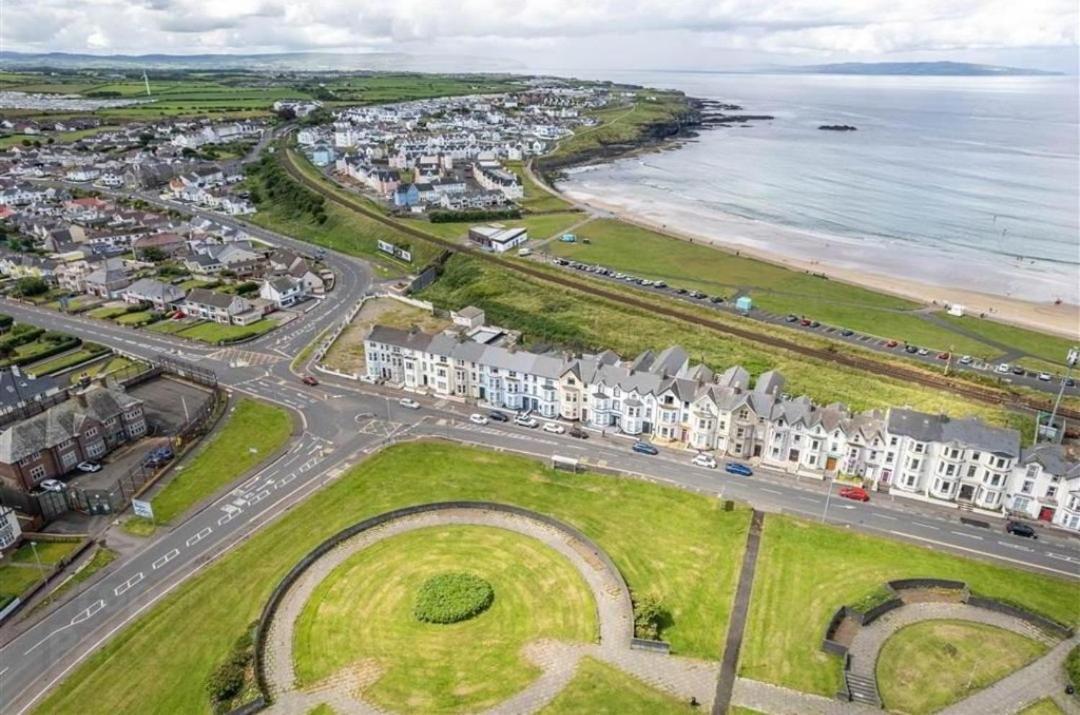 1 West Beach - Dog Friendly - Portrush By The Sea Exterior photo