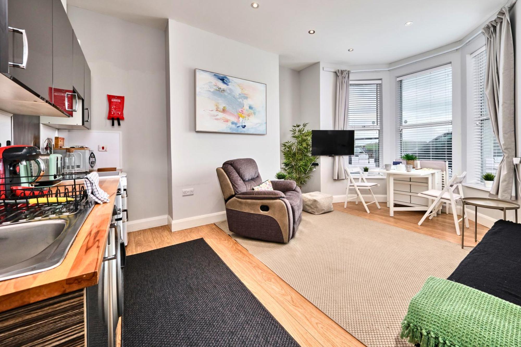 1 West Beach - Dog Friendly - Portrush By The Sea Exterior photo